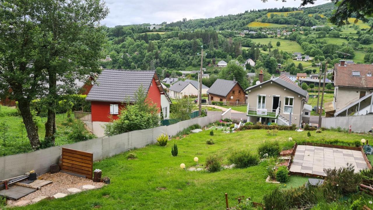 Stunning 4-Bed House In La Bourboule Villa ภายนอก รูปภาพ