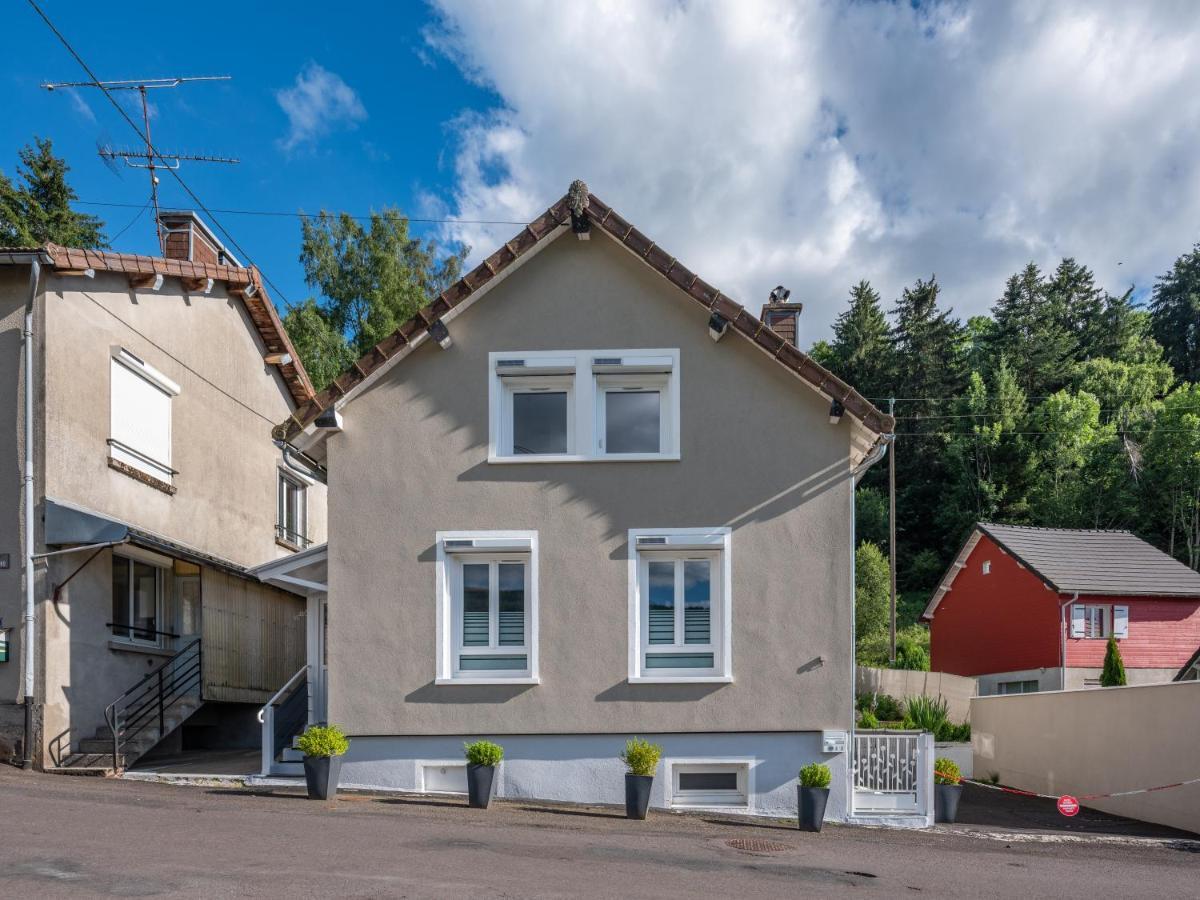 Stunning 4-Bed House In La Bourboule Villa ภายนอก รูปภาพ