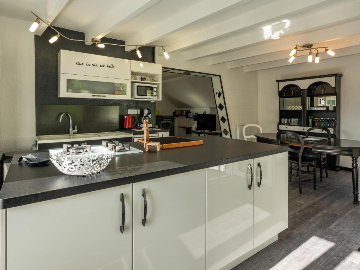 Stunning 4-Bed House In La Bourboule Villa ภายนอก รูปภาพ